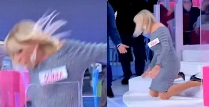 Gemma Galgani cade dalle scale a Uomini e Donne (VIDEO)