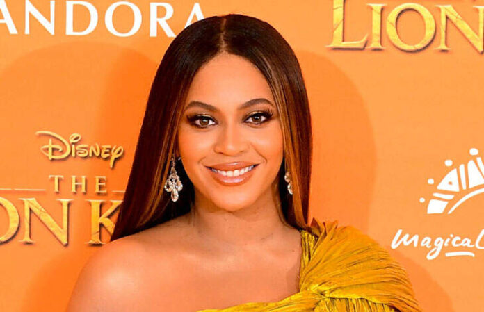Beyoncé sta probabilmente lanciando una linea per la cura dei capelli

