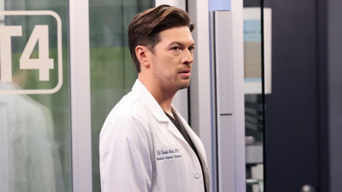 Chicago Med non ha dato a Devin Kawaoka molta pausa dopo aver finito di restringersi
