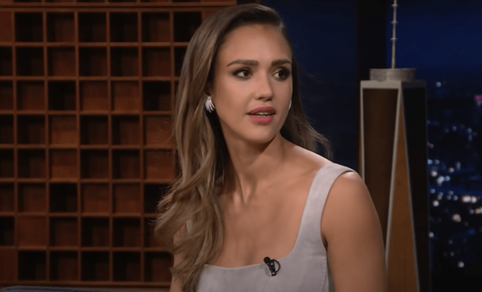  Curiosità su Jessica Alba |  80 fatti sull'attrice
