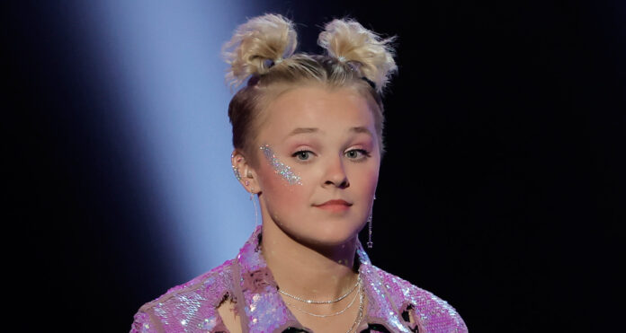  La casa di Los Angeles di JoJo Siwa è stata svaligiata da rapinatori armati: 