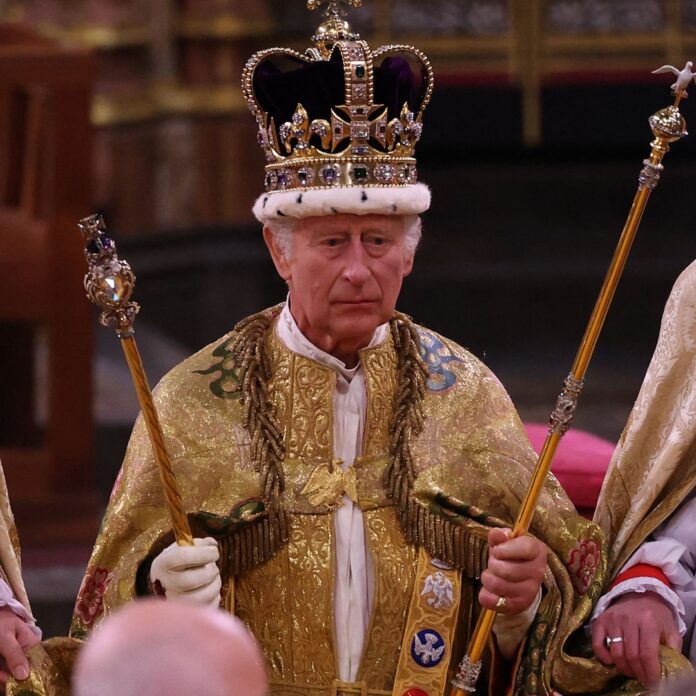 Perché re Carlo non ha cantato l'inno nazionale britannico alla sua incoronazione
