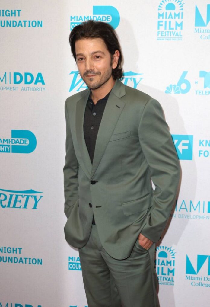 stronza |  Diego Luna è grato che Andor finisca dopo la seconda stagione

