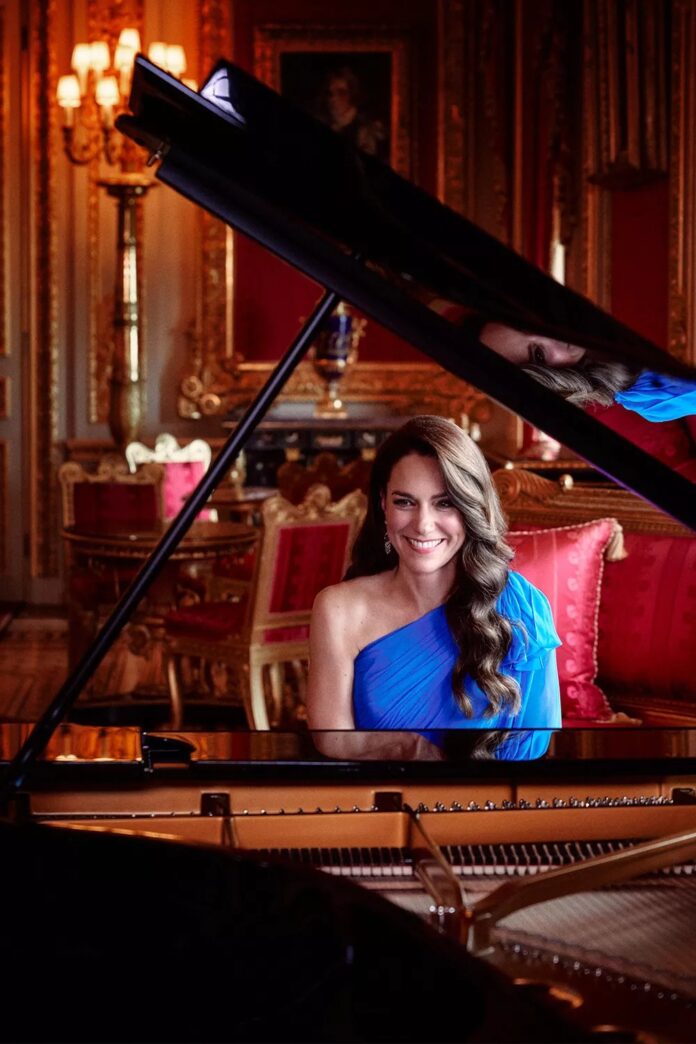  stronza |  Gli affascinanti recital di pianoforte della principessa Kate stanno mettendo in ombra il re Carlo?
