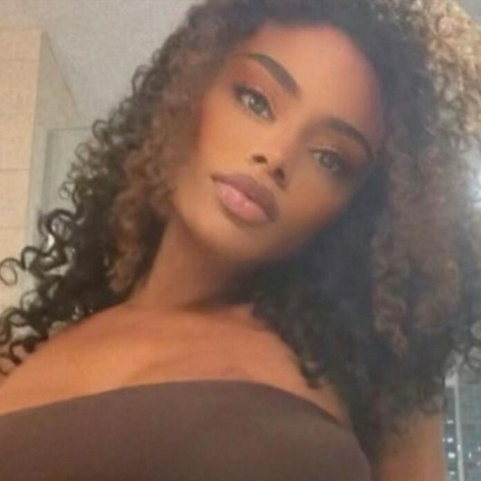 La modella Maleesa Mooney è stata trovata morta nel suo frigorifero

