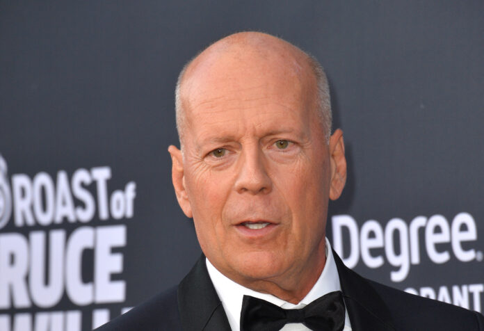 L'amico di Bruce Willis fornisce un aggiornamento straziante sulle sue condizioni
