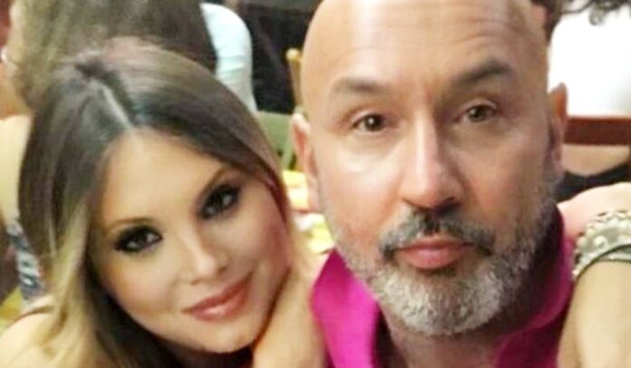 La moglie 36enne di Maurizio Battista colpita da embolia polmonare a soli 2 mesi e mezzo dalle nozze col comico: ''Da due giorni soffoco dal pianto''