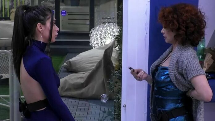 Grande Fratello, Beatrice Luzzi e Greta Rossetti a confronto: 