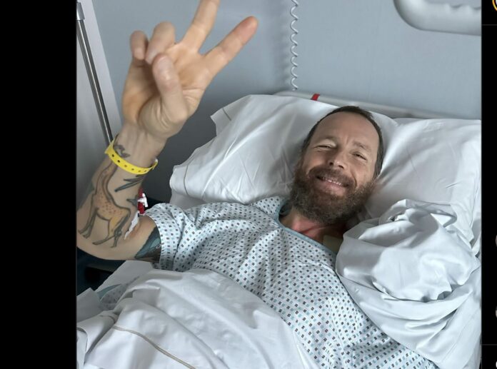 Jovanotti di nuovo sotto i ferri dopo 6 mesi: “Un problema mi avrebbe impedito di camminare”