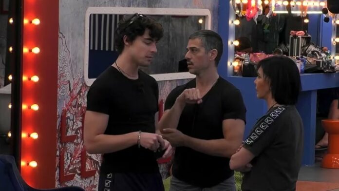 Grande Fratello, Vittorio Menozzi litiga con Massimiliano Varrese e Fiordaliso