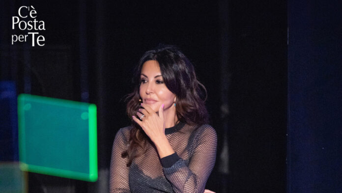 Sabrina Ferilli a C'è Posta per te 2024 sprona Clara a dire 