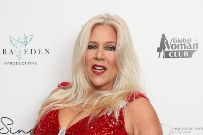 Samantha Fox ha trascorso la notte in carcere: “Ha aggredito una persona sull’aereo, era ubriaca”