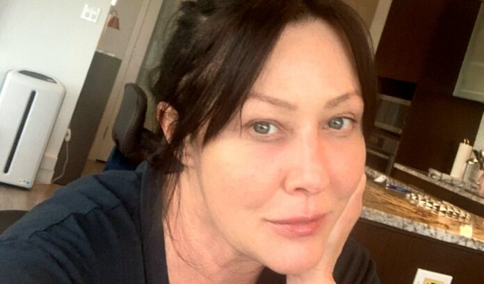 Shannen Doherty, malata di cancro al quarto stadio, e le richieste per il suo funerale: ''Ecco chi non deve venire''