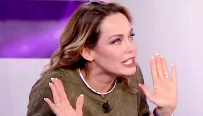 Sonia Bruganelli parla in tv del gossip con Antonino Spinalbese: ''Belen era gelosa e mi ha fatto una telefonata''