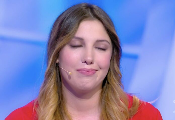 C’è Posta per Te, Stefania riabbraccia la famiglia dopo anni: “Non sono mai riusciti ad apprezzarmi”
