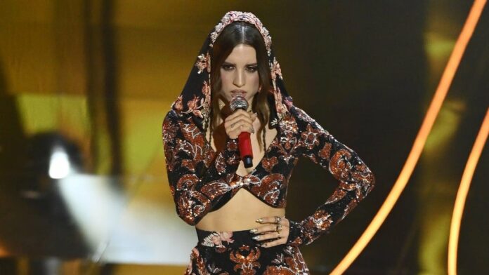 Sanremo 2024, Angelina Mango per la serata cover canterà La Rondine: 