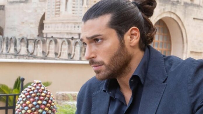 Can Yaman non lo nasconde: 