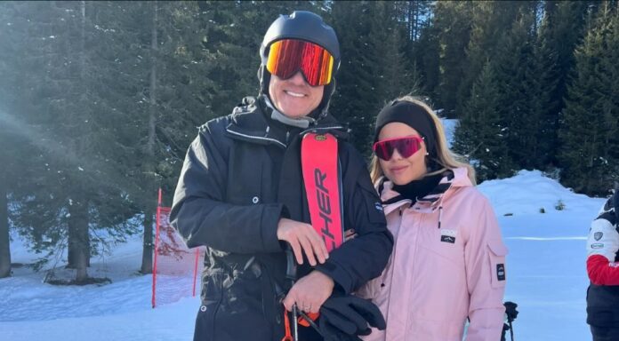 Costanza Caracciolo e Christian Vieri  a Madonna di Campiglio con le figlie
