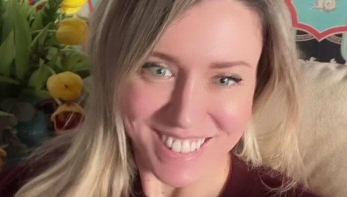 Elena Barolo è stata operata all'addome: 40 punti sulla pancia dell'ex velina