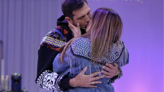 Uomini e Donne, Roberta Di Padua e Alessandro Vicinanza festeggiano il primo San Valentino: 