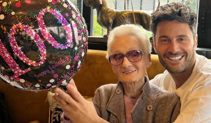 Filippo Bisciglia festeggia i 100 anni della tenerissima nonna Wilma