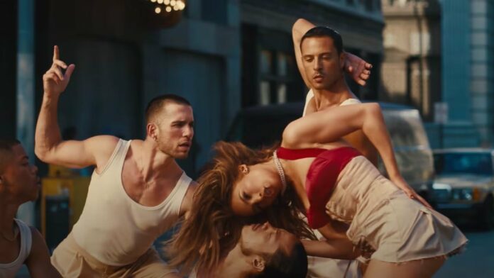 Amici, Giuseppe Giofrè nel nuovo videoclip di Jennifer Lopez!