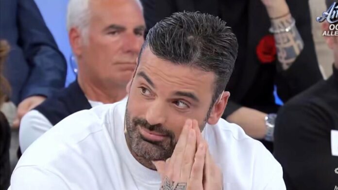 Uomini e Donne, ex corteggiatrice contro Mario Cusitore: 