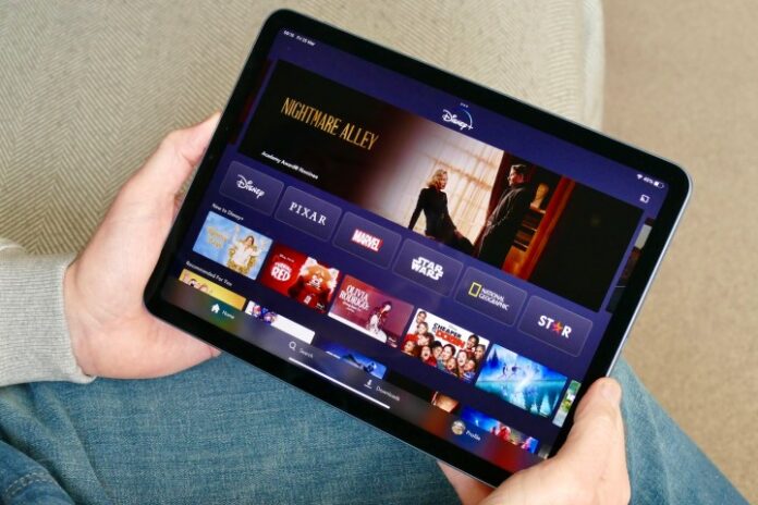App Disney+ sull'iPad Air 5.