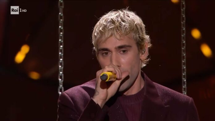 Sanremo 2024, Mr Rain duetta con i Gemelli Diversi su Mary: 