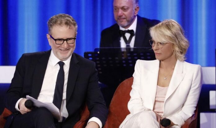 Dedicato a Maurizio Costanzo su Canale5: gli ospiti dello speciale con Maria De Filippi e Fabio Fazio
