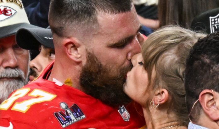 Taylor Swift esplode di gioia dopo la vittoria del fidanzato Travis Kelce al Super Bowl: il bacio appassionato in pubblico fa il giro del mondo