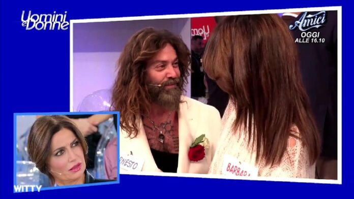 Uomini e Donne, Ernesto Russo e Barbara De Santi al centro studio ed è subito 50 sfumature di grigio [VIDEO]