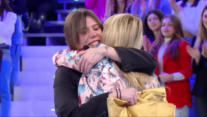Amici 23, Lil Jolie  passa alla squadra di Anna Pettinelli e ottiene la maglia del Serale!  [VIDEO]