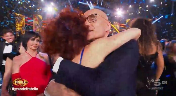 Cosa ha detto Signorini a Beatrice Luzzi dopo la vittoria di Perla, il complotto che non esiste