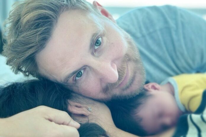 David Guetta di nuovo papà, è nato il figlio con la compagna Jessica Ledon: “Benvenuto Cyan”