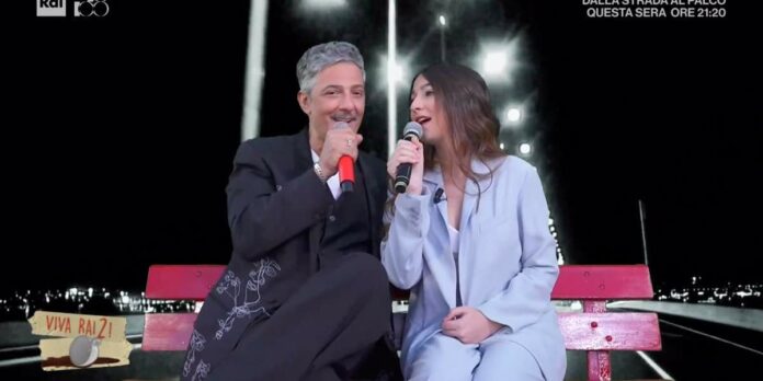 Fiorello canta con la figlia Angelica a VivaRai2