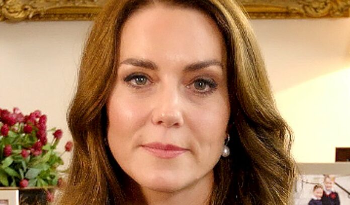 Kate Middleton costretta a chiedere scusa: ha ritoccato lei la foto! Le sue parole