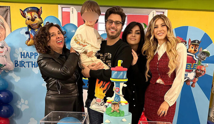Paola Caruso festeggia i 5 anni del figlio Michelino, a sorpresa c'è anche il padre del piccolo Francesco Caserta: pace è fatta? Foto