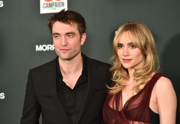 Robert Pattinson papà, le foto con Suki Waterhouse che confermano la nascita del loro primo figlio