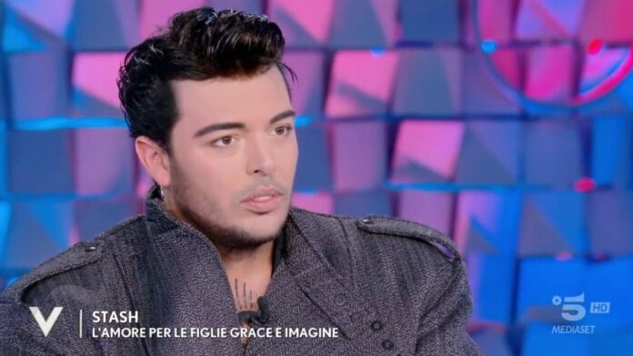 Stash dei The Kolors: “Ho vissuto un periodo di attacchi di panico quando mi sono trasferito a Milano”