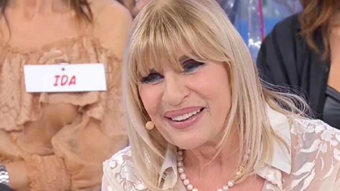 Uomini e Donne, anticipazioni: nuovi liti al trono over, Tina contro Gemma Galgani