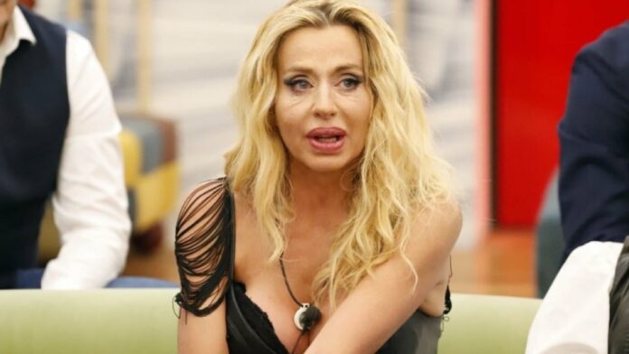 Sanremo 2025, Valeria Marini si candida tra i Big: 