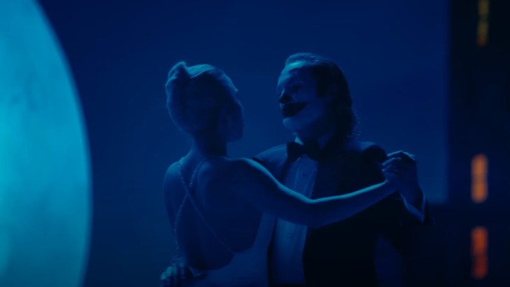 Lady Gaga e Joaquin Phoenix in Joker: Folie a Deux.