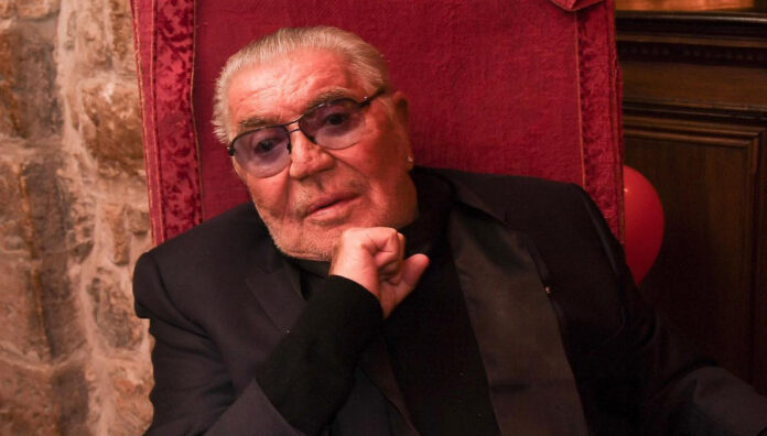 Addio a Roberto Cavalli: lo stilista muore a 83 anni, il triste annuncio