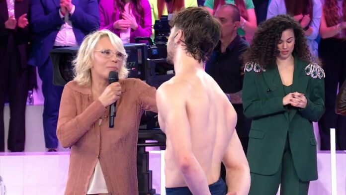 Amici 23, Nicholas Borgogni eliminato, Maria De Filippi: 