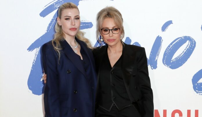 Marina e Barbara Berlusconi elegantissime insieme sul red carpet per la premiere del film su Ennio Doris: guarda