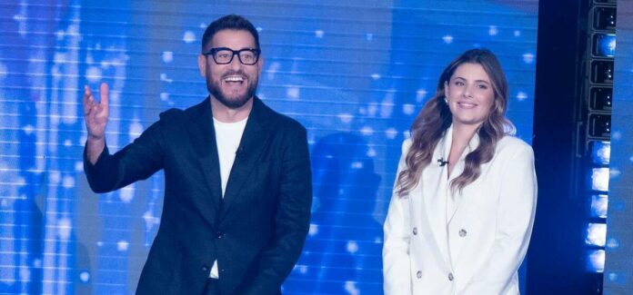 Enrico Papi a Verissimo con la figlia: 