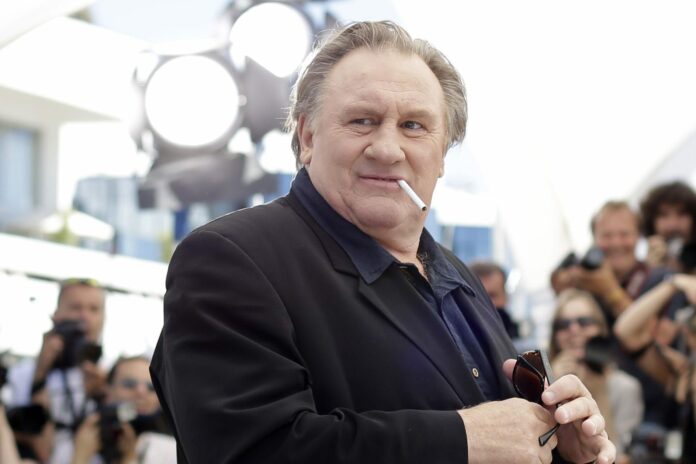 Gerard Depardieu convocato dalla polizia, sarà messo in stato di fermo per accuse di violenza sessuale