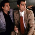Joe Pesci, Ray Liotta e Robert De Niro sono i protagonisti di Quei bravi ragazzi, diretto da Martin Scorsese.