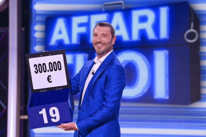 Stefano De Martino, dal no a L’Eredità all’ipotesi Affari Tuoi con un solo obiettivo: Sanremo